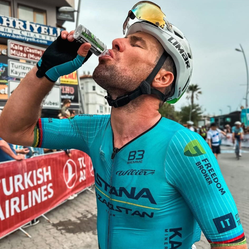 Mark Cavendish drinking KetoneAid